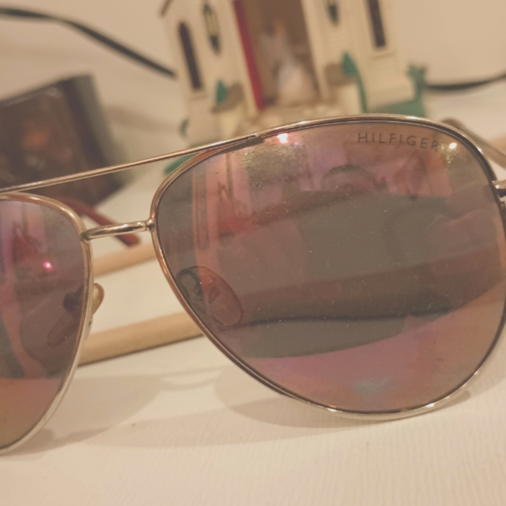 Tommy Hilfiger Aviator Sunglasses